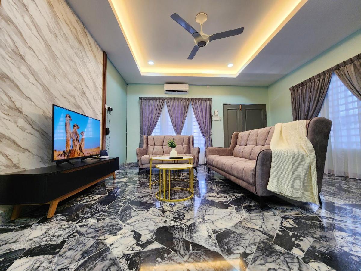 Lebuh Mandarin Pasir Puteh Semi-d