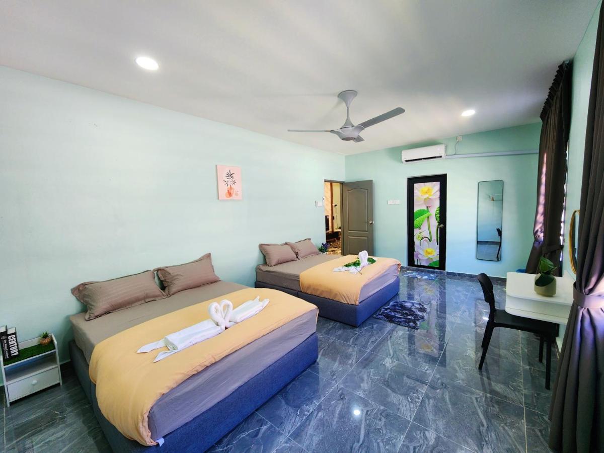 Rumah percutian Lebuh Mandarin Pasir Puteh Semi-d *