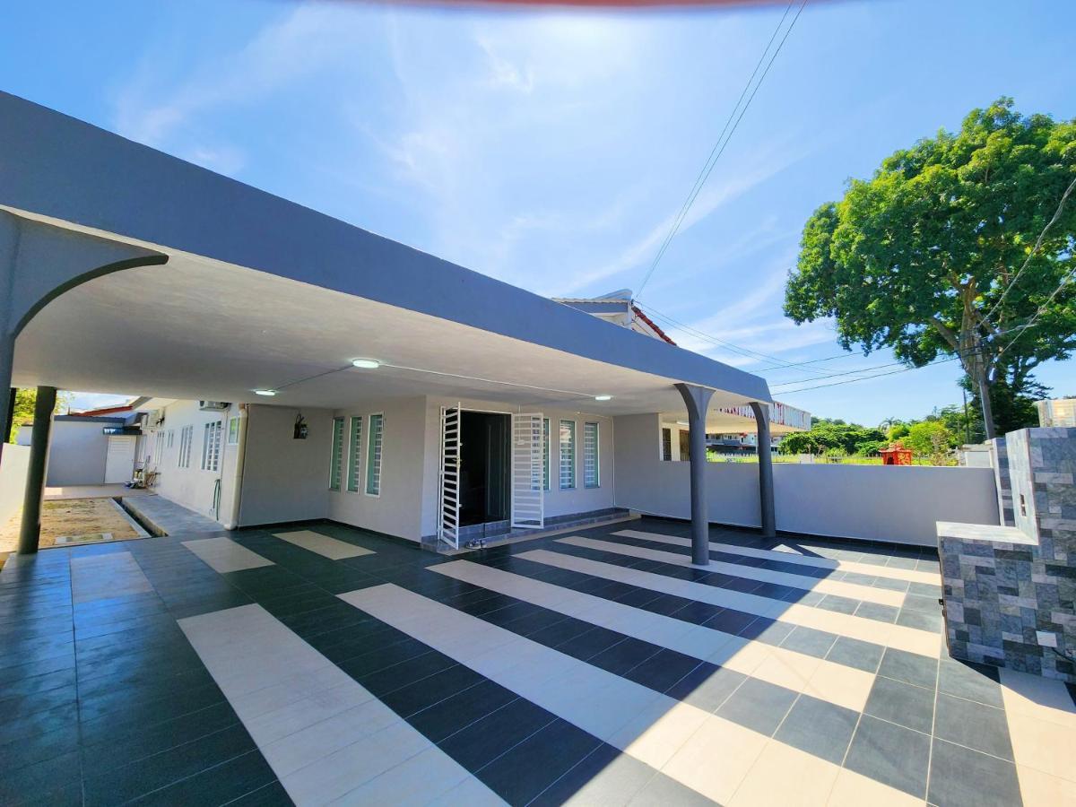 Lebuh Mandarin Pasir Puteh Semi-d Rumah percutian *