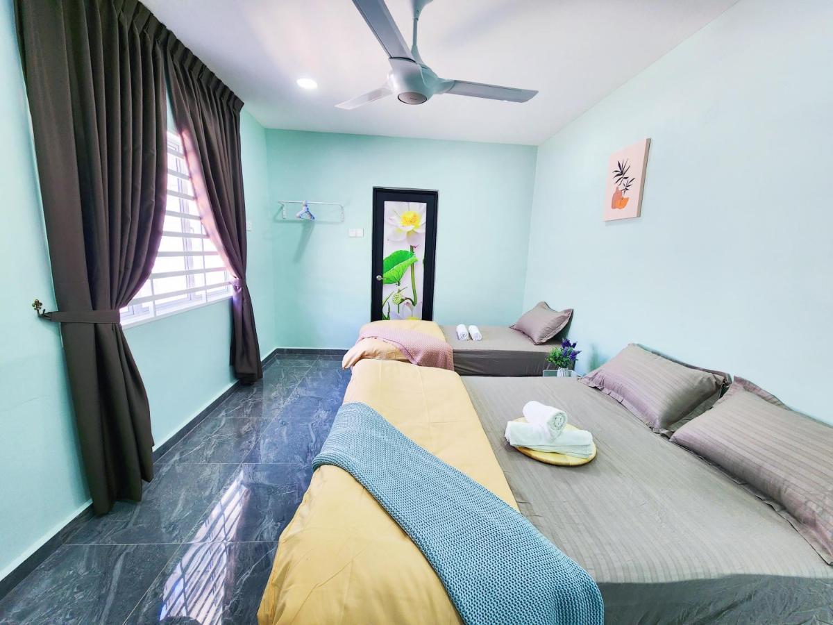 Rumah percutian Lebuh Mandarin Pasir Puteh Semi-d